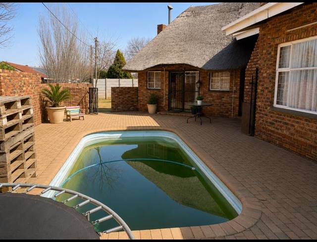 4 BEDROOM HOUSE FOR SALE IN MEYERHOF